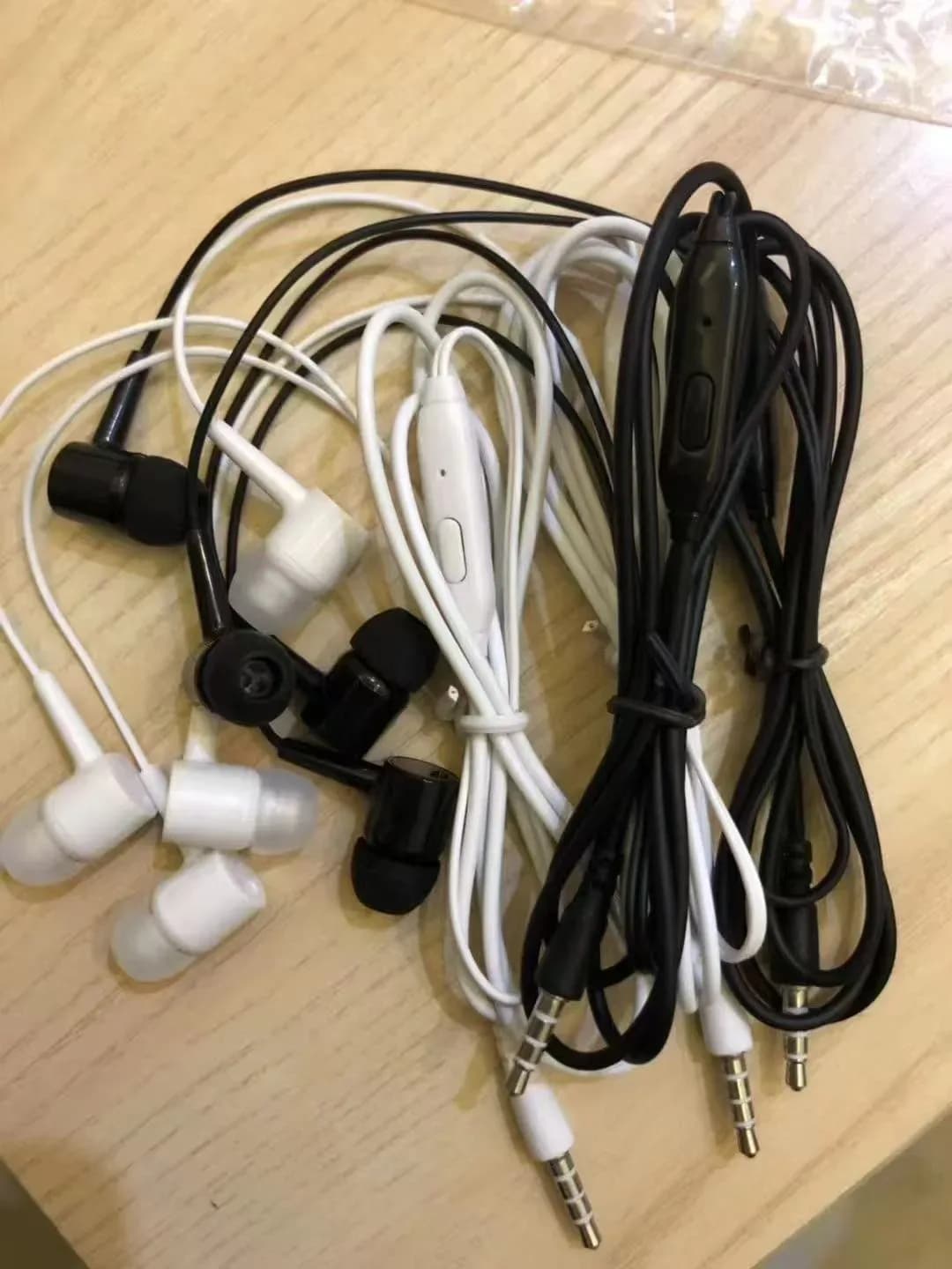 3.5mm Wired Earbuds L29